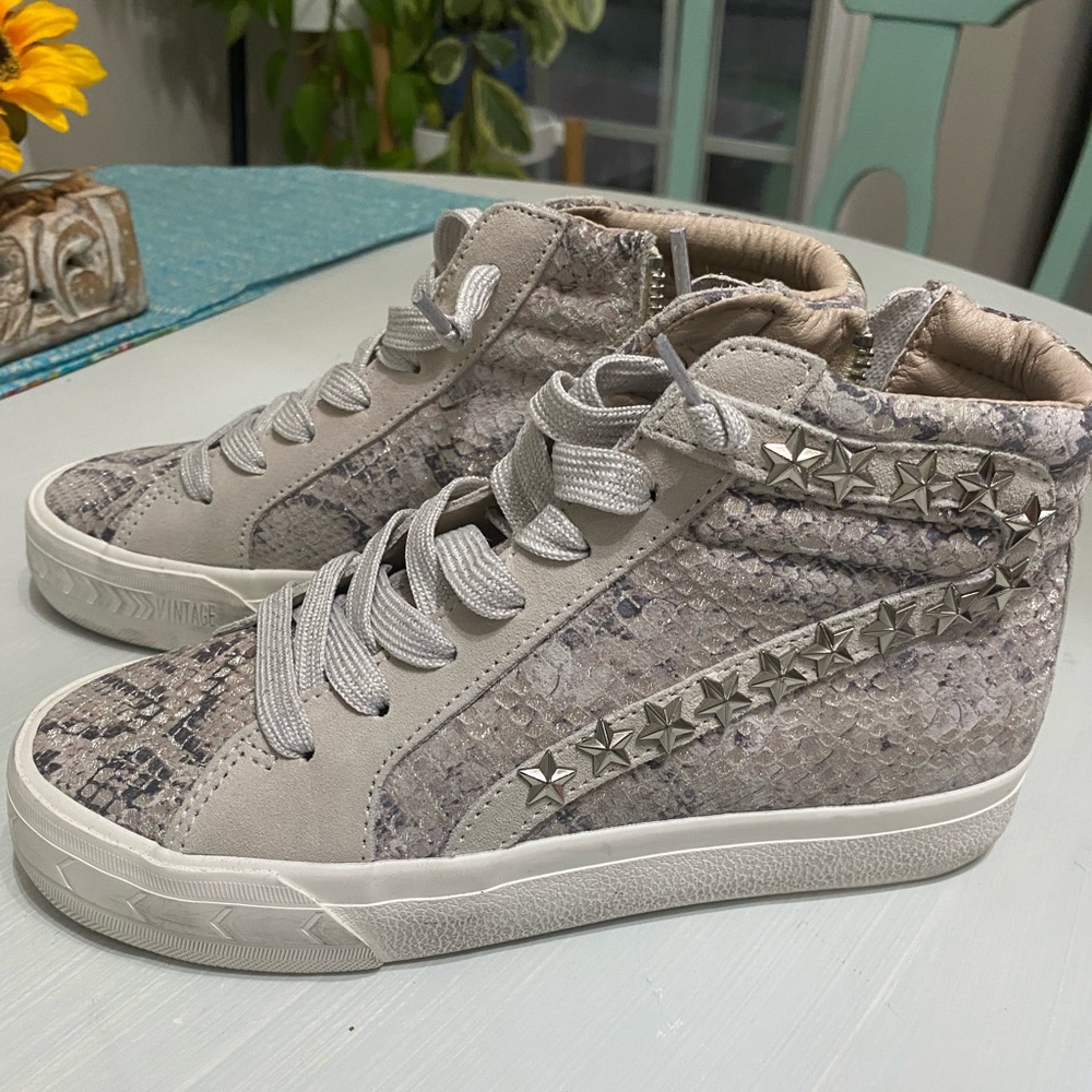 Vintage Havana Sneakers